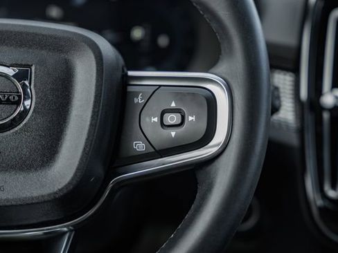 Used 2023 Volvo XC40 B5 Plus w/ Climate Package image 29