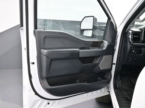 Used 2024 Ford F250 Lariat AWD/4WD image 9