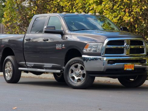 Used 2016 RAM 3500 Tradesman w/ Chrome Appearance Group AWD/4WD image 2
