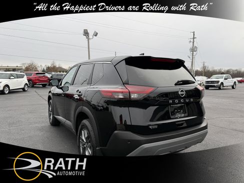 Used 2023 Nissan Rogue S image 7