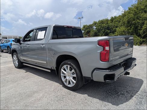 Used 2025 Chevrolet Silverado 1500 High Country AWD/4WD image 5