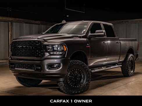 Used 2022 RAM 2500 Big Horn w/ Night Edition AWD/4WD image 5