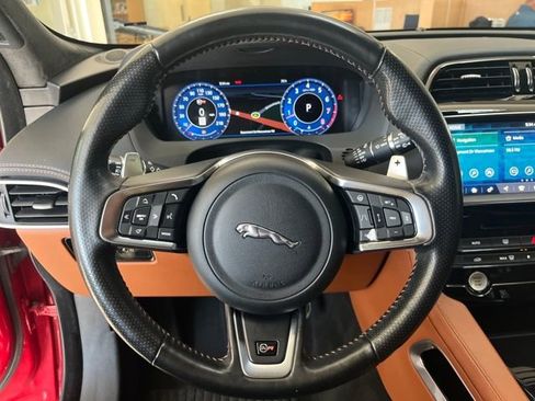 Used 2019 Jaguar F-PACE SVR image 15