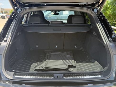 Used 2025 Audi SQ5 Prestige AWD/4WD image 32