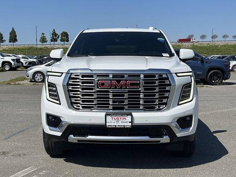 New 2026 GMC Yukon XL Denali w/ Denali Reserve Package RWD image 4