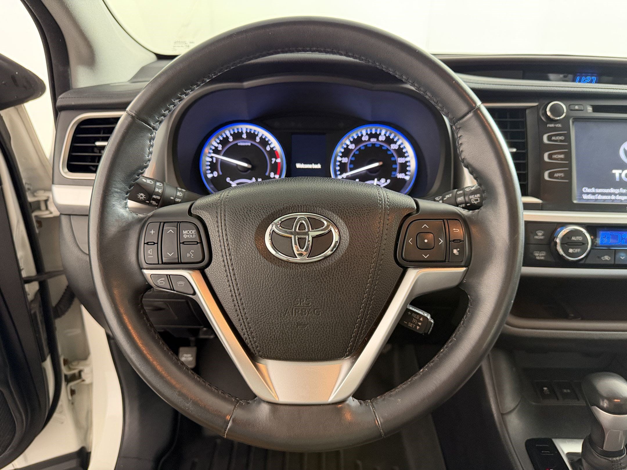 Used 2016 Toyota Highlander XLE AWD/4WD image 11