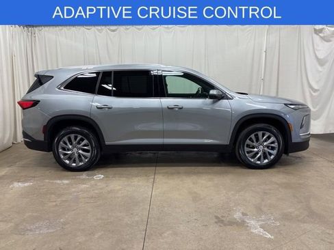 Used 2025 Buick Enclave Preferred image 2