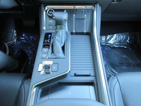 Used 2026 Lexus GX 550 w/ Cold Area Package AWD/4WD image 48