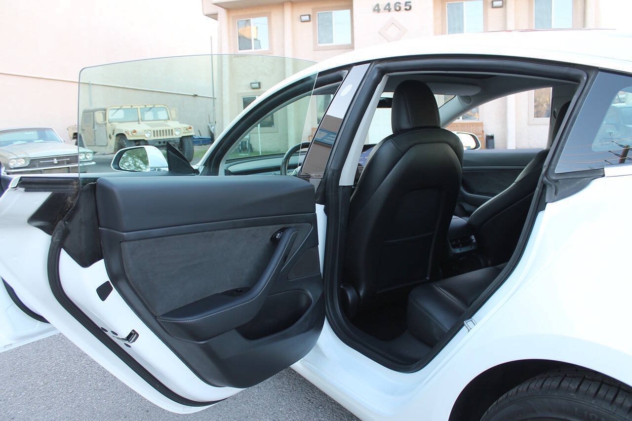 Used 2020 Tesla Model 3 Standard Range Plus RWD image 18