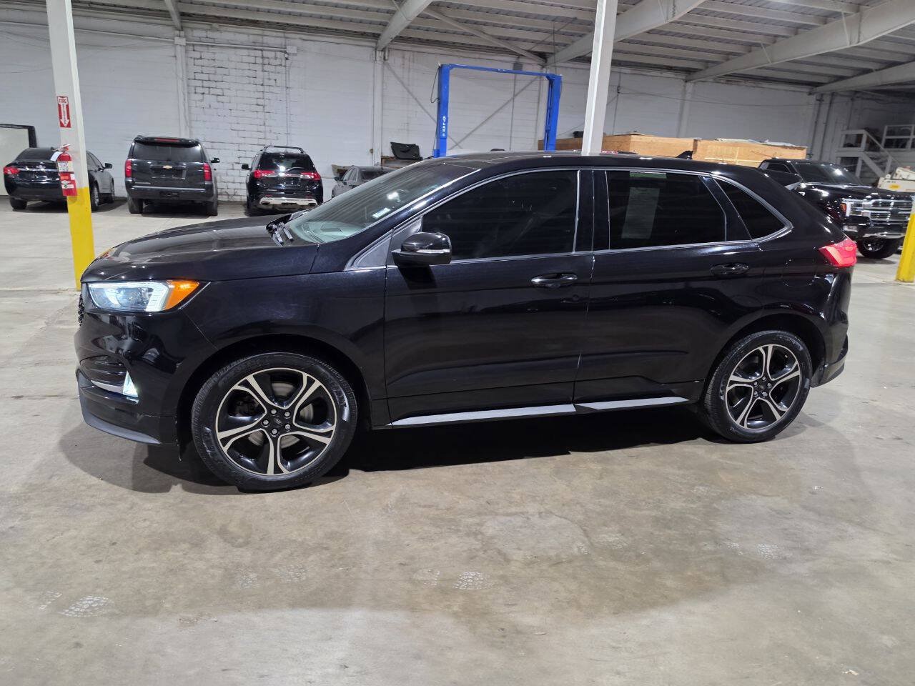 Used 2019 Ford Edge ST w/ Convenience Package AWD/4WD image 3
