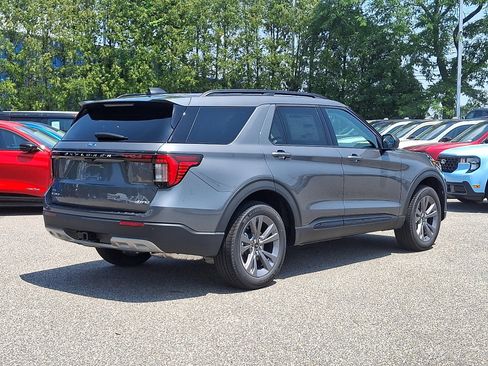 New 2026 Ford Explorer Active w/ Active Comfort Package AWD/4WD image 4