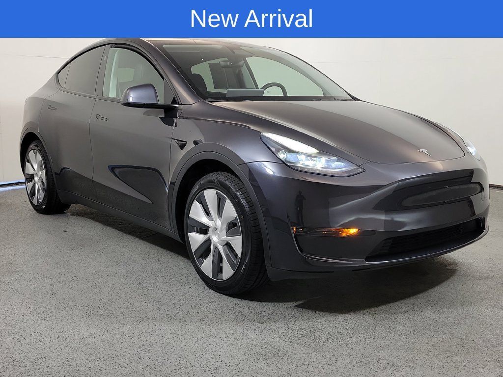 Used 2024 Tesla Model Y 2WD image 1