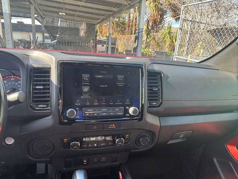 Used 2022 Nissan Frontier Pro-X w/ Technology Package image 2