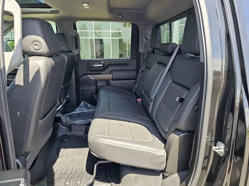 Used 2021 GMC Sierra 3500 Denali w/ Denali Ultimate Package AWD/4WD image 18