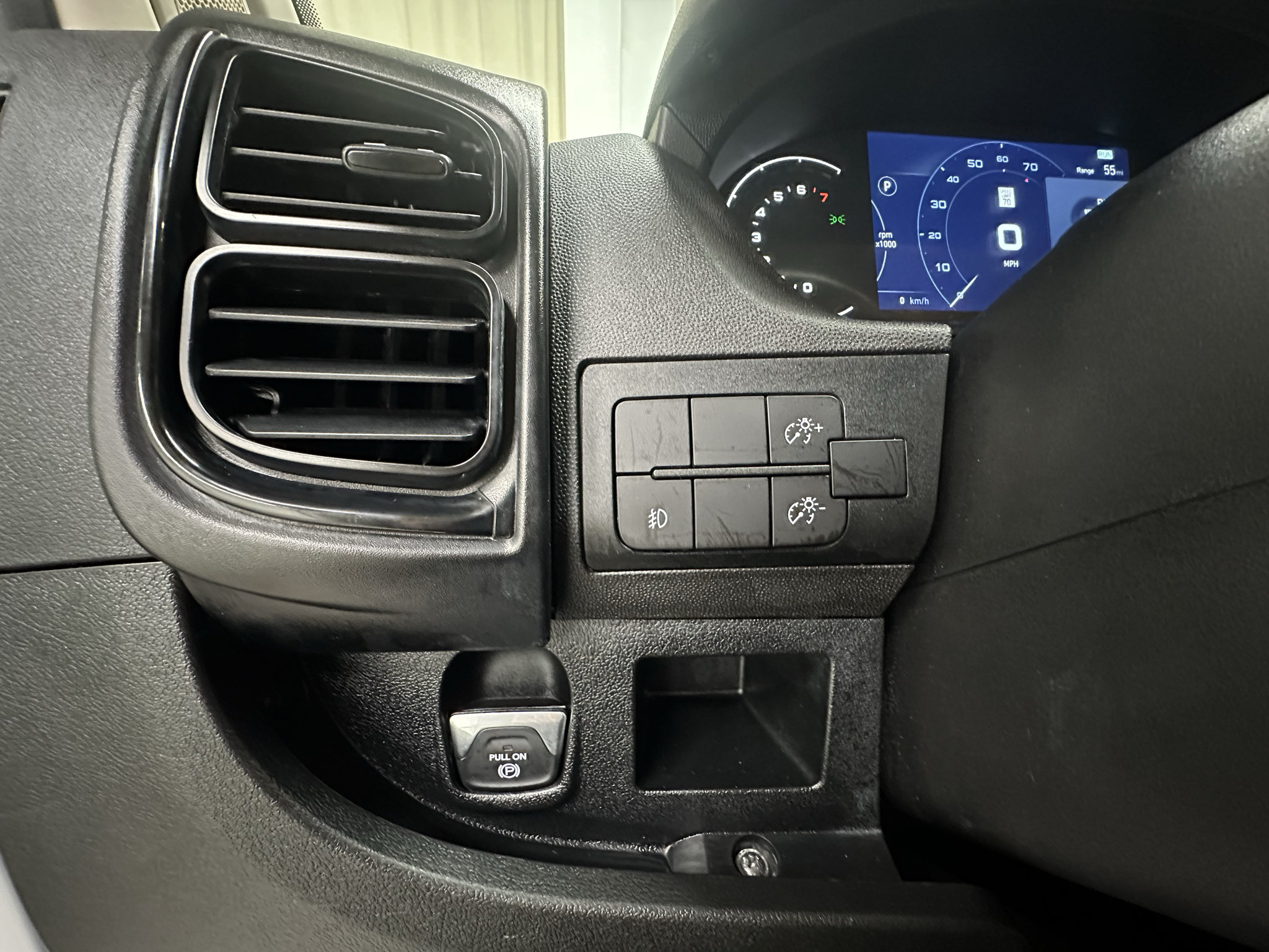 Used 2025 RAM ProMaster 2500 w/ U-Haul Equipment Group FWD image 21
