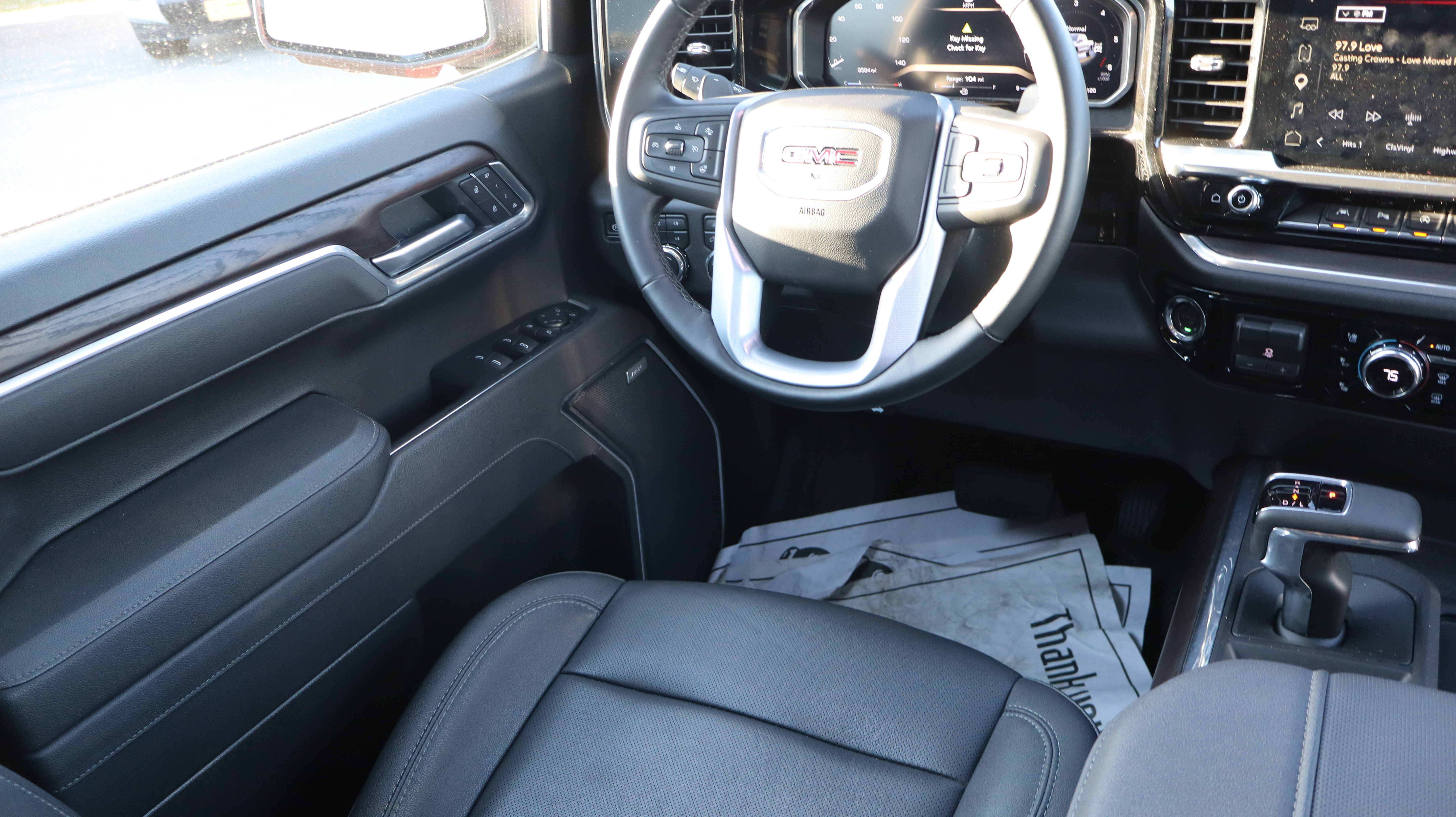 Used 2026 GMC Sierra 1500 SLT w/ SLT Premium Plus Package AWD/4WD image 9