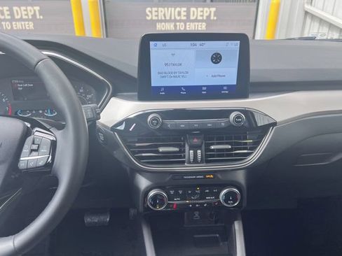 Used 2022 Ford Escape SEL image 28