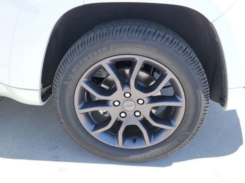 Used 2021 Jeep Grand Cherokee High Altitude AWD/4WD image 14