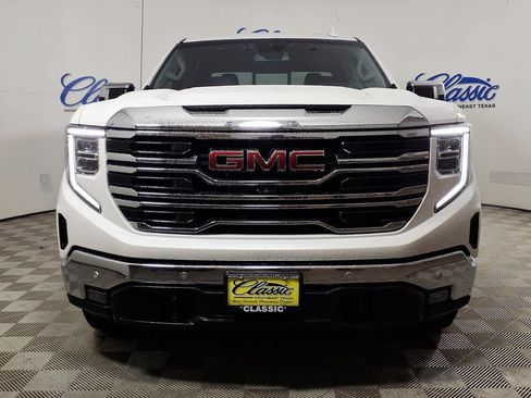 Used 2024 GMC Sierra 1500 SLT AWD/4WD image 3