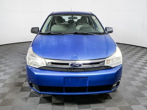 Used 2011 Ford Focus SE image 2
