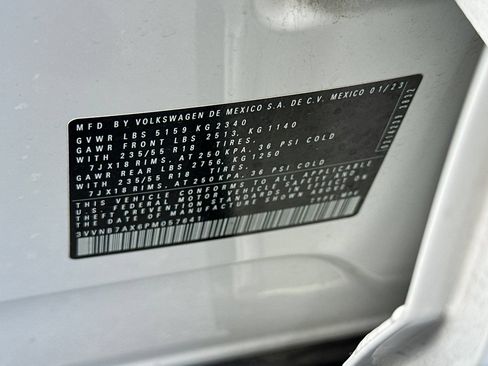 Used 2023 Volkswagen Tiguan SE w/ Panoramic Sunroof Package FWD image 30