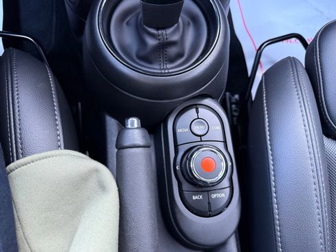 Used 2022 MINI Cooper S image 22