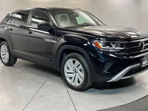 Used 2023 Volkswagen Atlas Cross Sport SE image 8