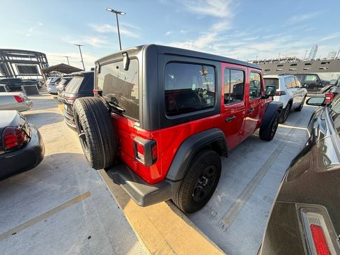Used 2025 Jeep Wrangler Unlimited Sport AWD/4WD image 2