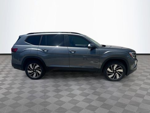 Used 2025 Volkswagen Atlas SE AWD/4WD image 5