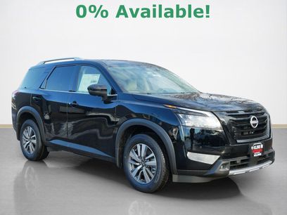 New 2025 Nissan Pathfinder SL w/ Black Appearance Package