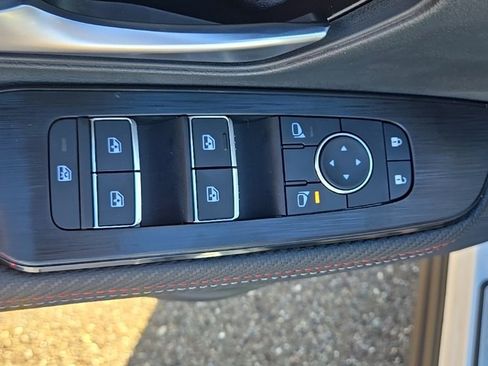 New 2026 Nissan Kicks SR image 10