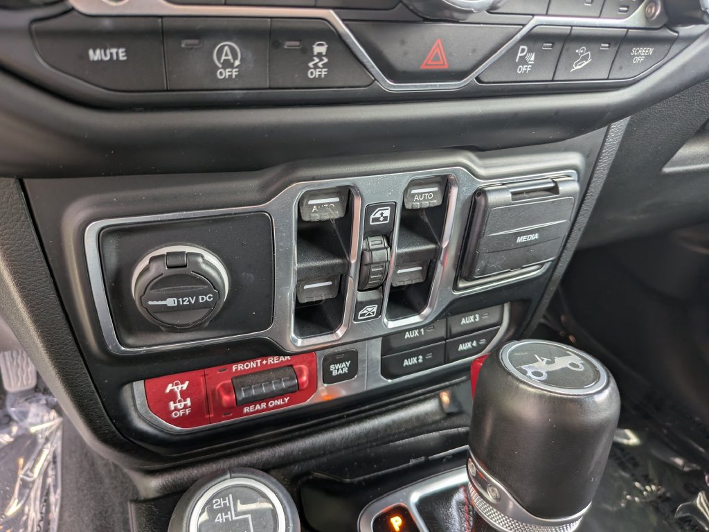 Used 2019 Jeep Wrangler Unlimited Rubicon w/ Dual Top Group AWD/4WD image 26