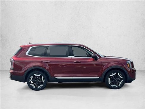 Used 2023 Kia Telluride EX w/ EX Captain's Chair Package FWD image 4