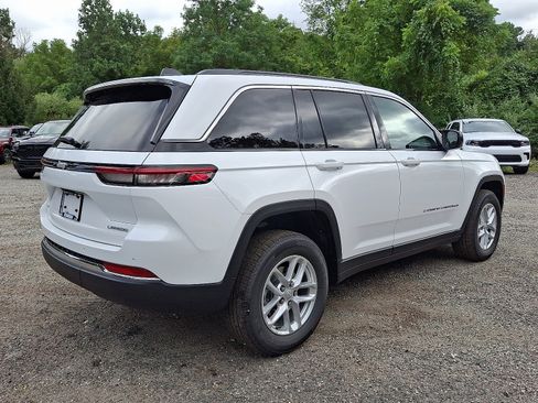 New 2025 Jeep Grand Cherokee Laredo X w/ Luxury Tech Group I image 4