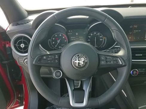 Used 2022 Alfa Romeo Stelvio Ti image 16