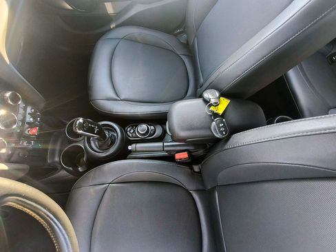 Used 2023 MINI Cooper 4-Door Hardtop FWD image 8