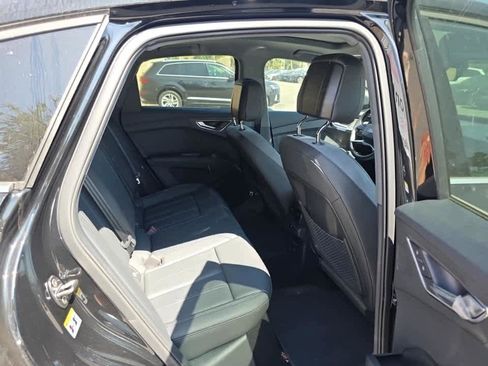 Used 2025 Audi Q4 e-tron Premium Plus w/ Premium Plus image 7