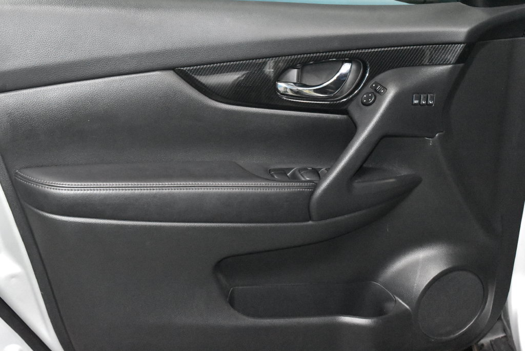 Used 2018 Nissan Rogue SL FWD image 4