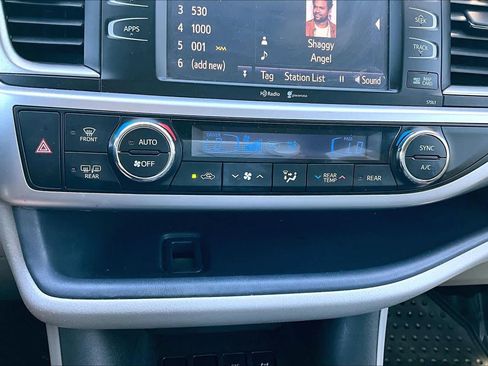 Used 2015 Toyota Highlander XLE AWD/4WD image 35