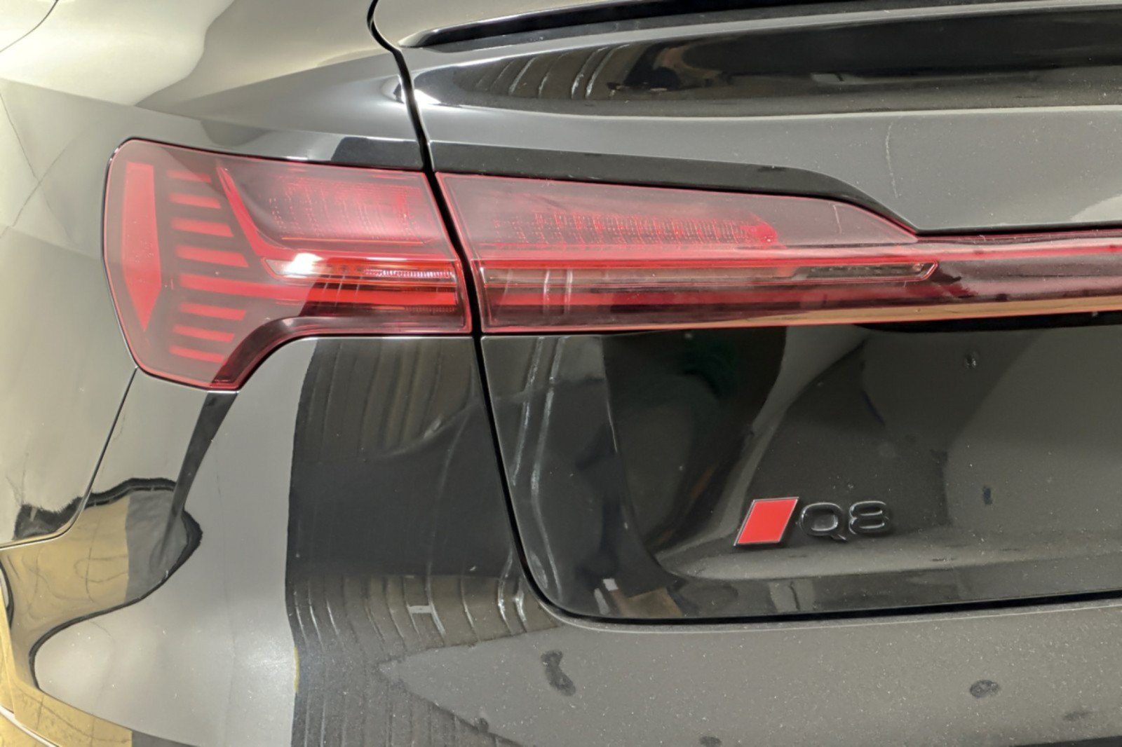 Used 2024 Audi Q8 e-tron Premium Plus AWD/4WD image 26