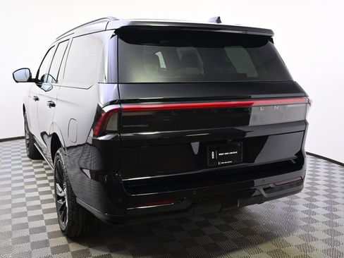 New 2026 Lincoln Navigator Reserve w/ Jet Appearance Package image 4