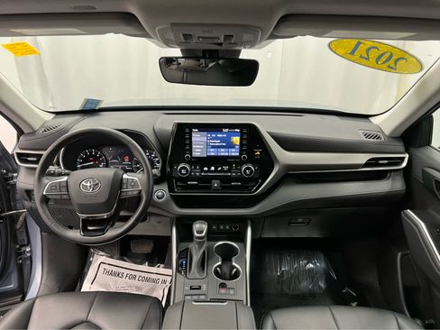 Used 2021 Toyota Highlander XLE image 33