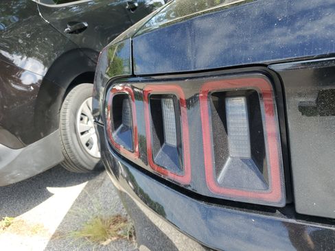 Used 2014 Ford Mustang Premium RWD image 9