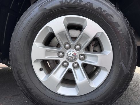 Used 2022 RAM 1500 Laramie AWD/4WD image 33