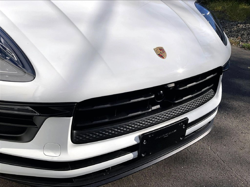 Certified 2022 Porsche Macan AWD/4WD image 32