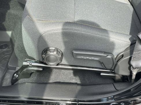 New 2025 Jeep Gladiator Sport image 23