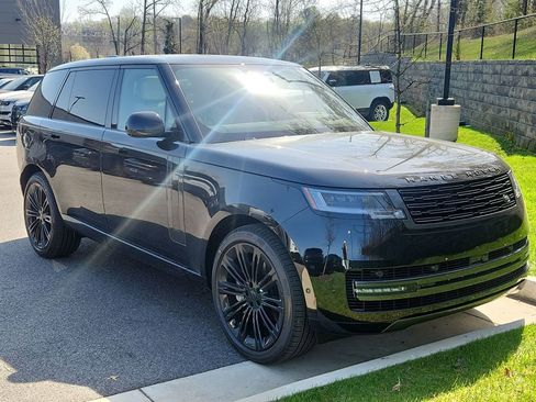 New 2026 Land Rover Range Rover Long Wheelbase SE AWD/4WD image 10