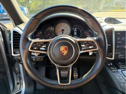 Used 2017 Porsche Cayenne S AWD/4WD image 16