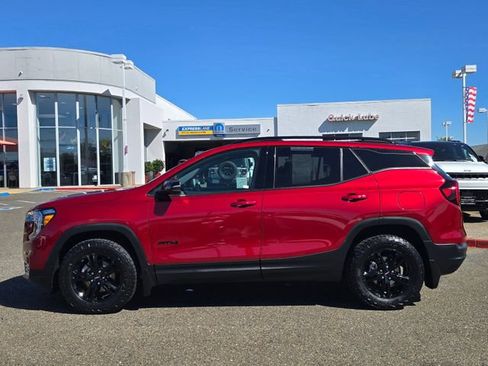 Used 2022 GMC Terrain AT4 w/ Infotainment Package II AWD/4WD image 8
