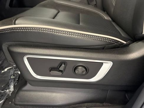 New 2026 RAM 1500 Laramie w/ Laramie Preferred Package AWD/4WD image 13